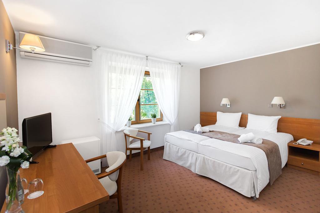 Hotel Debowa Gora Active & Spa Lack  ภายนอก รูปภาพ